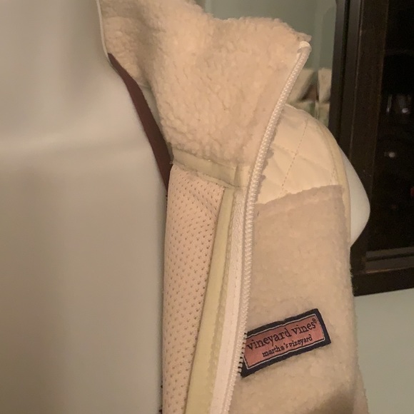 Vineyard Vines Sherpa Quilted Vest - Picture 6 of 9